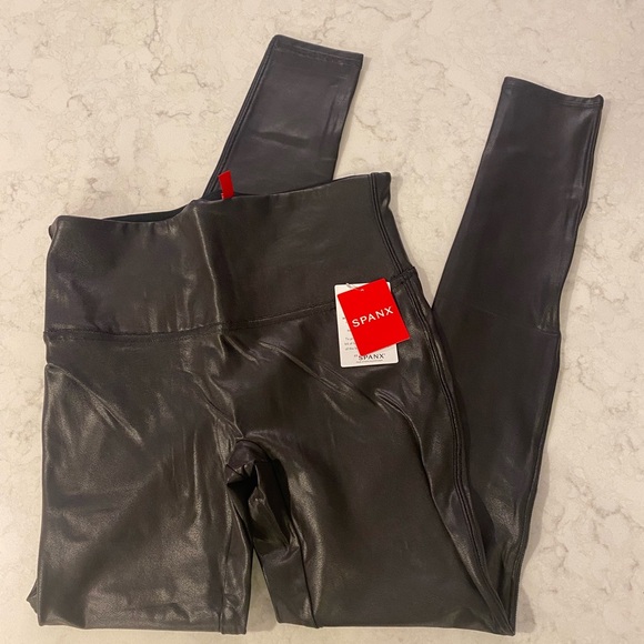Spanx Faux Leather leggings - Picture 4 of 4